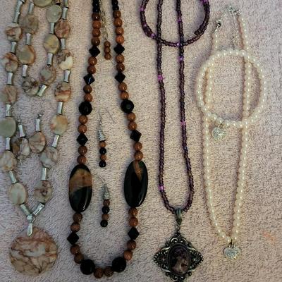 2 PC EACH NECKLACE SETS