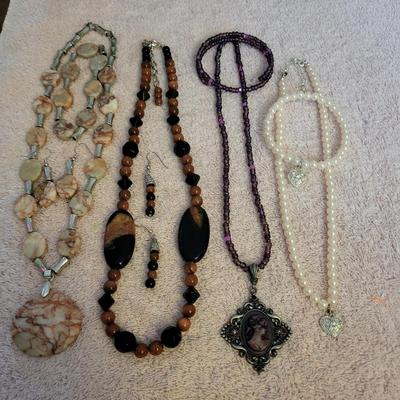2 PC EACH NECKLACE SETS