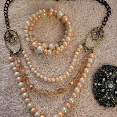 A VARIETY OF JEWELRY