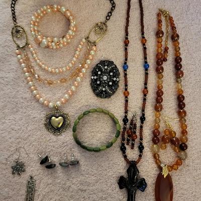 A VARIETY OF JEWELRY