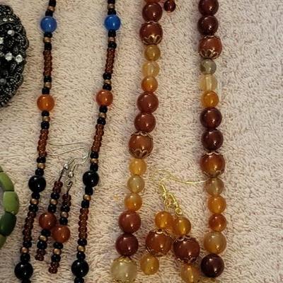 A VARIETY OF JEWELRY
