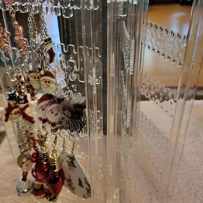 CHRISTMAS JEWELRY PLUS AN EARRING HOLDER