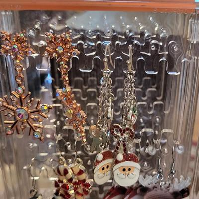 CHRISTMAS JEWELRY PLUS AN EARRING HOLDER