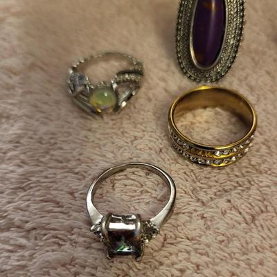 SIZE 7 1/2 RINGS