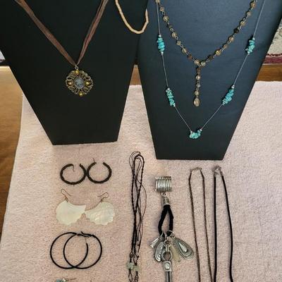 CASUAL JEWELRY