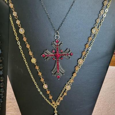 PRETTY NECKLACES
