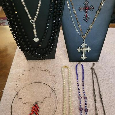 PRETTY NECKLACES
