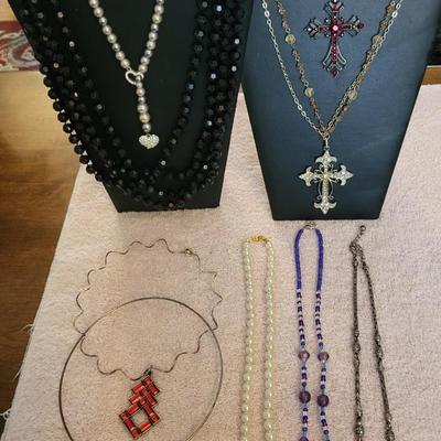 PRETTY NECKLACES