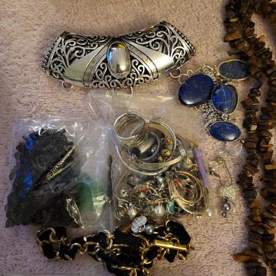 JEWELRY MAKING OR CRAFT PIECES