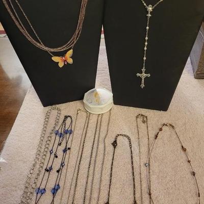 DAINTY NECKLACES