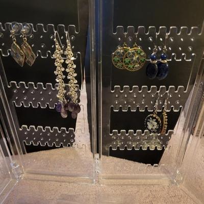 EARRINGS AND HOLDER