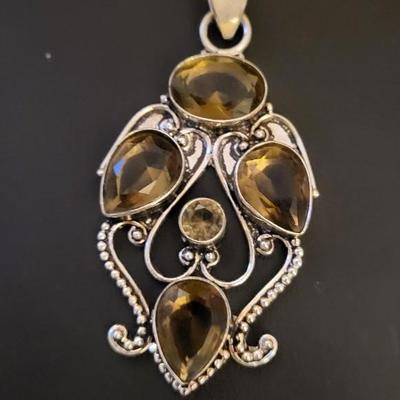 STERLING SILVER PENDANT, EARRINGS AND NECKLACE 18g