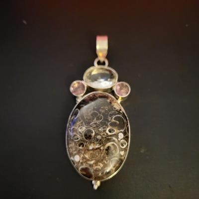 STERLING SILVER PENDANT AND EARRINGS 32g