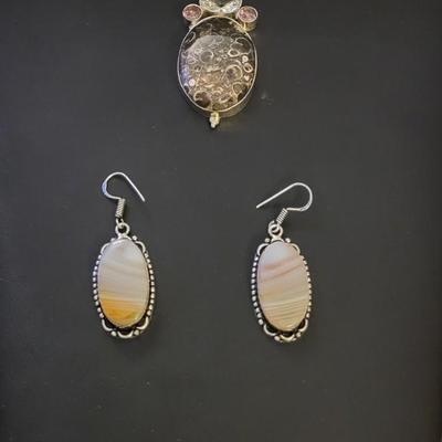 STERLING SILVER PENDANT AND EARRINGS 32g