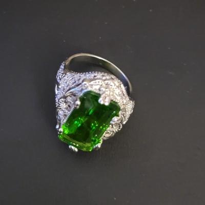 STERLING SILVER NECKLACES, EARRINGS AND A SIZE 8 RING 18g