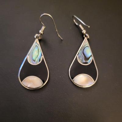 2 PAIRS OF STERLING SILVER EARRINGS 10g