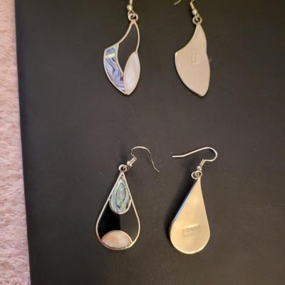 2 PAIRS OF STERLING SILVER EARRINGS 10g