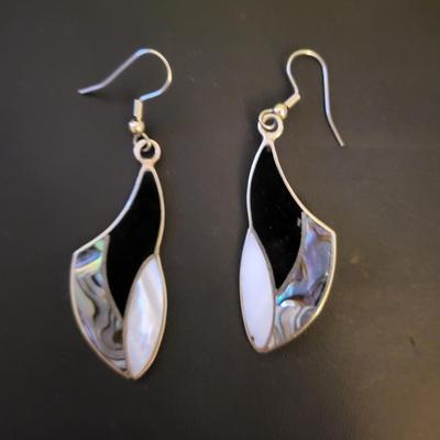 2 PAIRS OF STERLING SILVER EARRINGS 10g