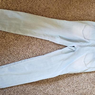 Sale Photo Thumbnail #134: Size 14/32 Maison Jules Skinny Ankle Jeans. Very light blue denim. 16 3/4" across at top. 26 3/4" inseam. Good condition.
