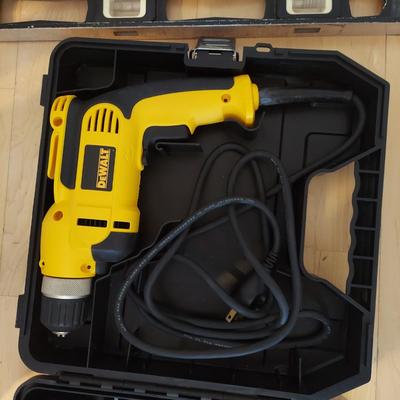 Ladders, Tools & Hardware (LE-BBL)