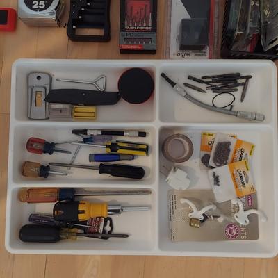 Ladders, Tools & Hardware (LE-BBL)