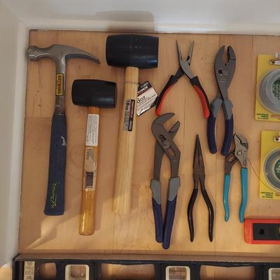 Ladders, Tools & Hardware (LE-BBL)