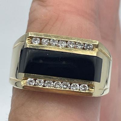 14K Gold and Onyx Men’s Ring