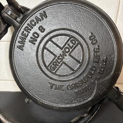 Lot 219: Vintage Griswold No. 8 Cast Iron Waffle Maker w/Base No. 8
