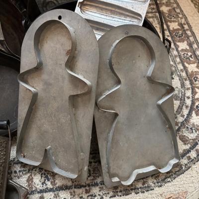 Lot 222: Vintage Ekco Commercial Muffin Pan, Cast Iron Pot, Tin Pans, Grater and More