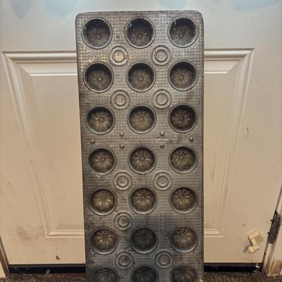 Lot 222: Vintage Ekco Commercial Muffin Pan, Cast Iron Pot, Tin Pans, Grater and More