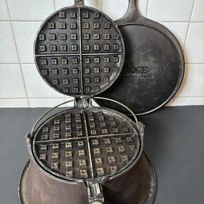 Lot 223: Vintage Wagner Ware Waffle Maker w/Base & Lodge Cast Iron Griddle