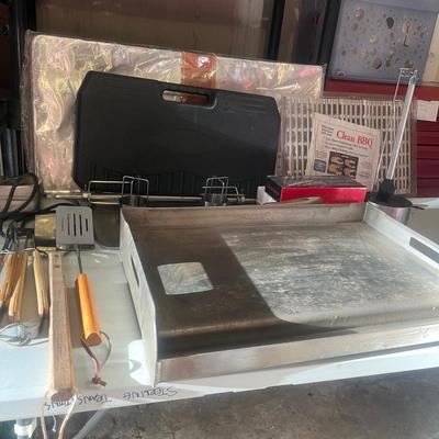 Griddle-Q Griddle & BBQ Accessories (G-MG)