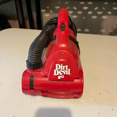 Two Dirt Devil Handheld Vacuums (G-MG)