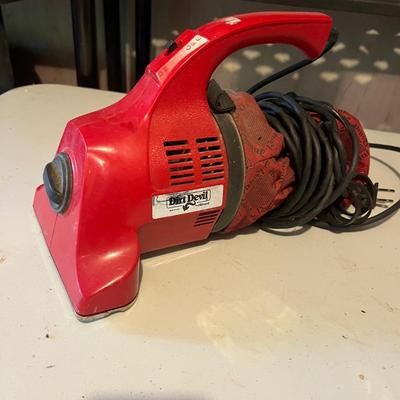 Two Dirt Devil Handheld Vacuums (G-MG)