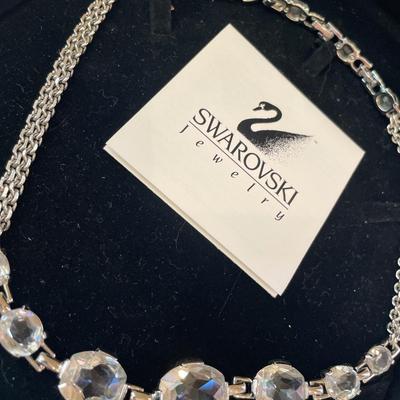 Stunning Swarovski clear crystal necklace on Silvertone chain