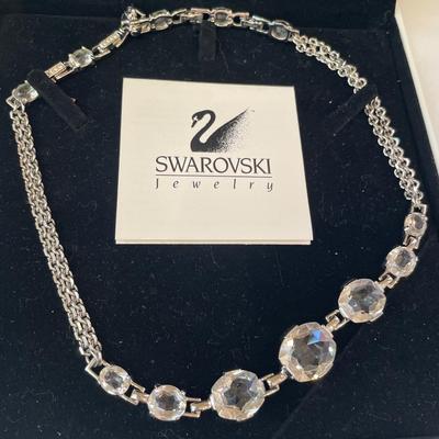 Stunning Swarovski clear crystal necklace on Silvertone chain