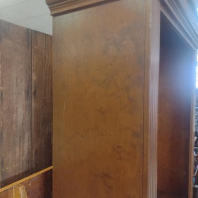 Wood Grain Finish Bookcase with Five Shelves