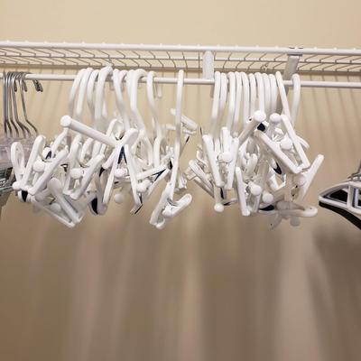 Variety of Plastic Hangers (C1-KD)