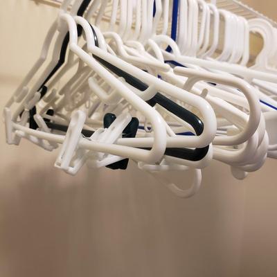 Variety of Plastic Hangers (C1-KD)