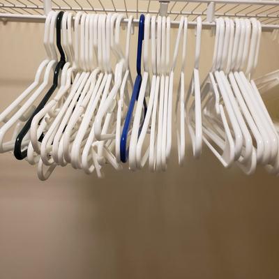Variety of Plastic Hangers (C1-KD)