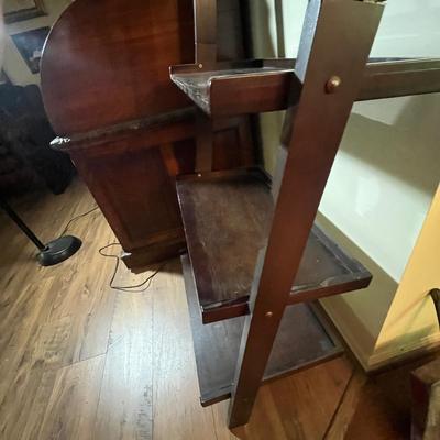 Pair of Wooden Shelves (LR-MG)