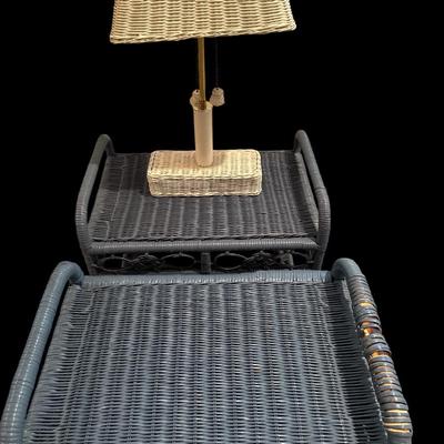 Wicker set with wicker lamp