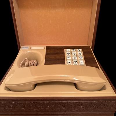 Vintage lot of phones and radios