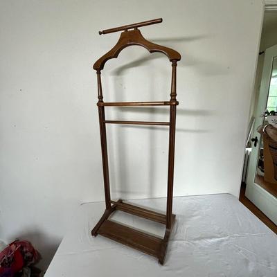 Lot 40 Men's Valet