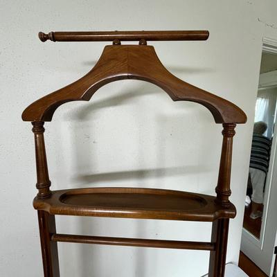 Lot 40 Men's Valet