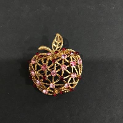 Cute gold tone apple brooch