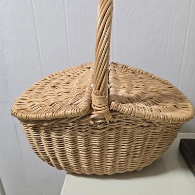 Picnic basket