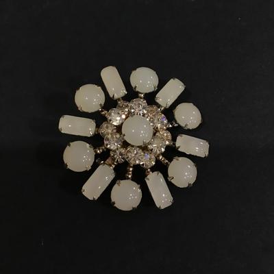 Vintage gemstone flower brooch