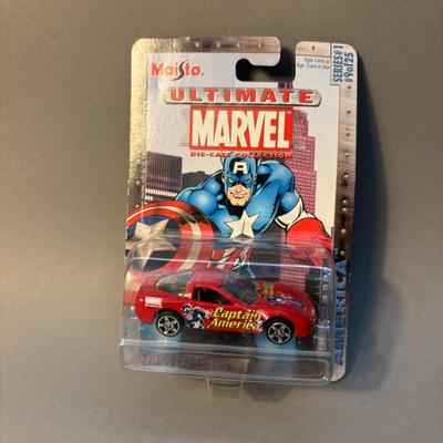 Maisto - Ultimate Marvel Series 1 - Captain America Chevy Corvette - Die-cast Car
