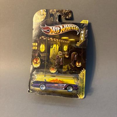 Hot Wheels - Happy Halloween! 1966 TV Series Batmobile - 2012